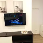 Hermes Apartment With Private Parking